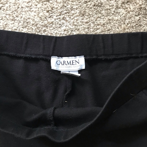 Chic Black leggings with ankle button detail - Picture 2 of 3